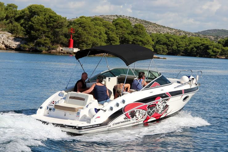 Chaparral 225 SSI Cabin